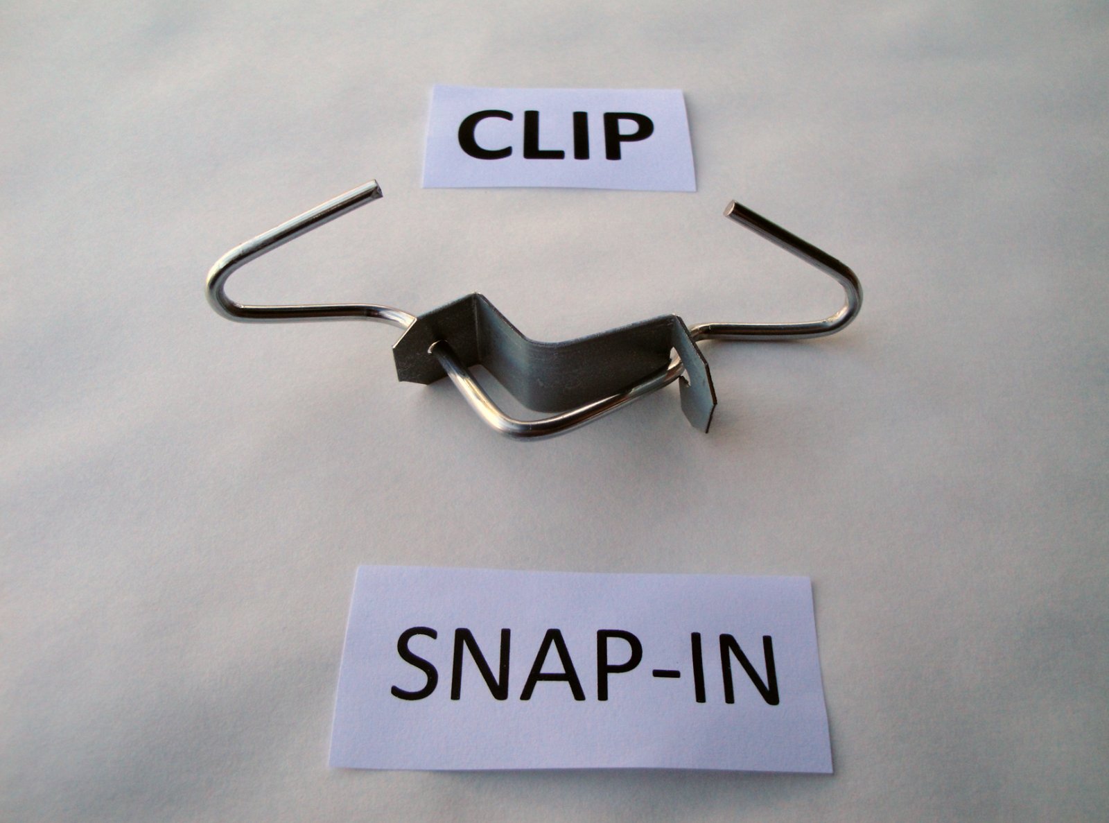 SITC – Snap-In Crossarm Clip for T-Post